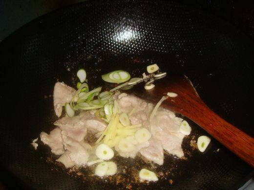 菠萝白菜炒肉步骤7