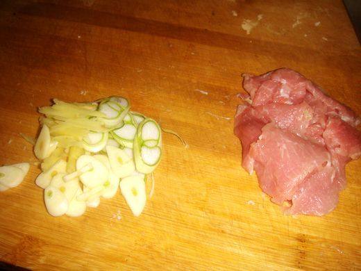 菠萝白菜炒肉步骤5