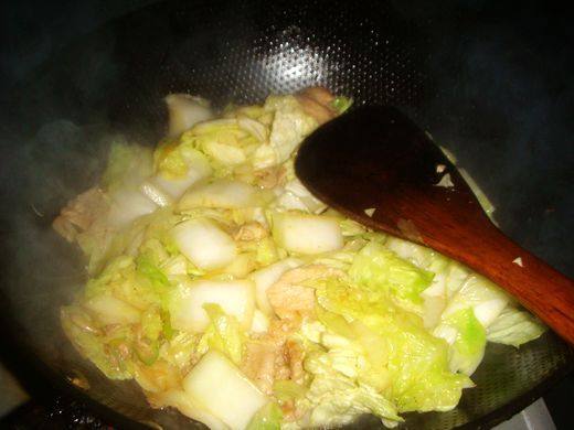 菠萝白菜炒肉步骤10