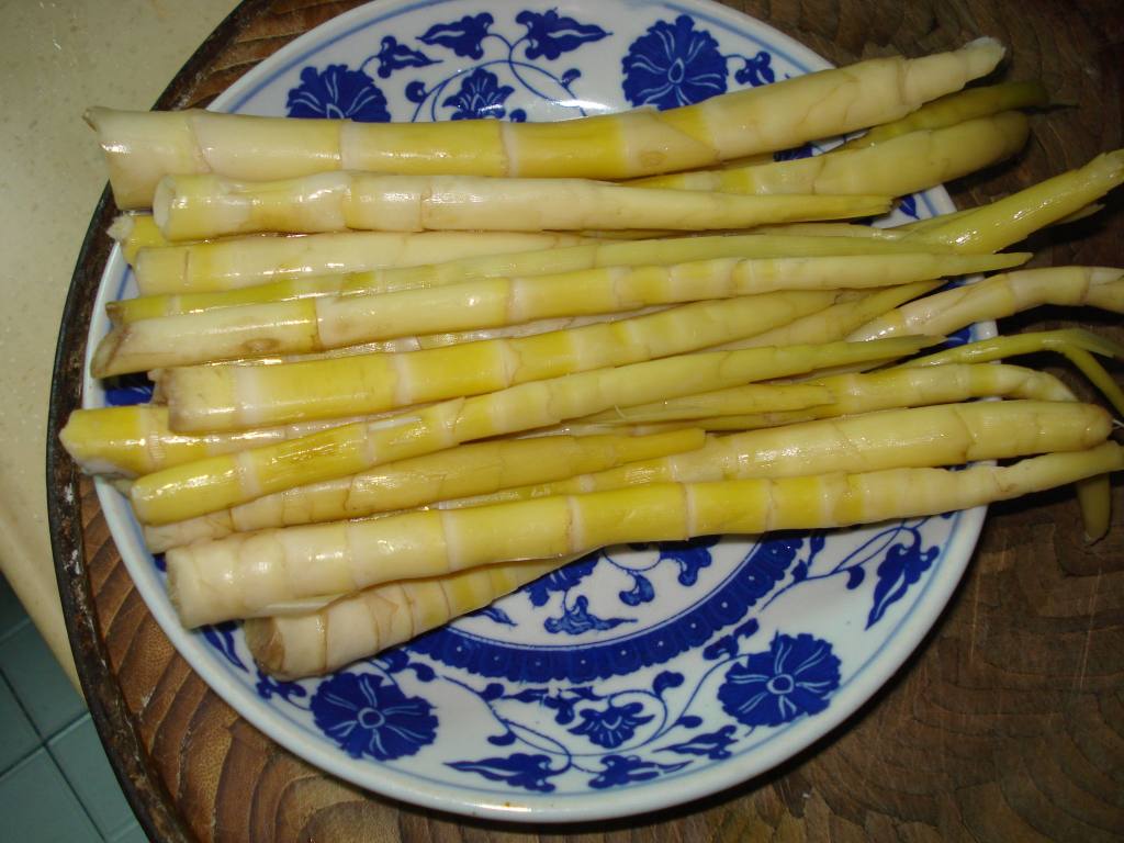 蚝油肉片炒竹笋步骤1