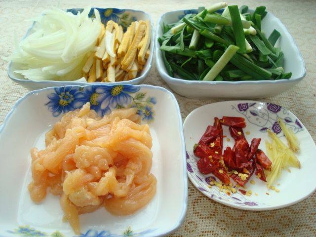 鸡肉炒黄面—新疆味道步骤2