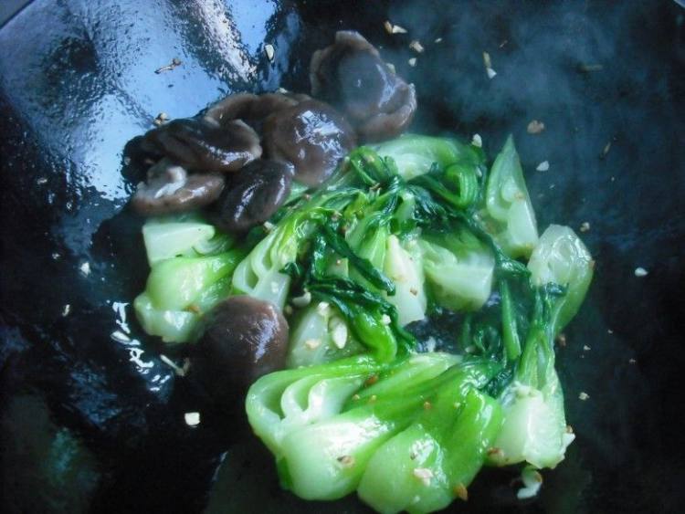 香菇扒菜胆步骤7