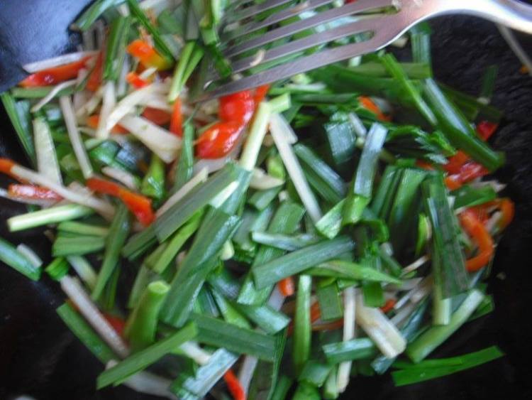 素炒韭菜红椒土豆丝步骤10