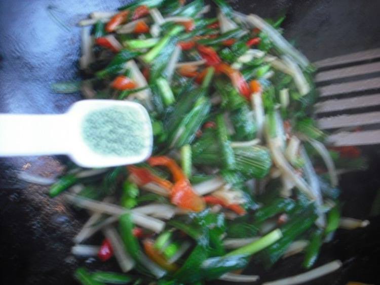 素炒韭菜红椒土豆丝步骤13