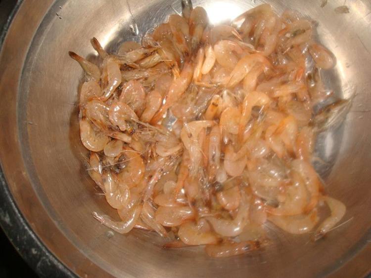河虾炒韭菜步骤1