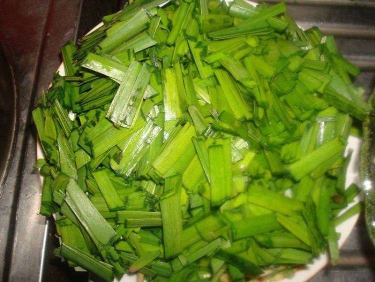 河虾炒韭菜步骤2
