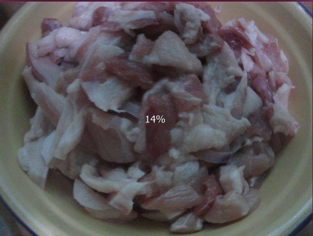 白菜豆腐炒肉步骤2