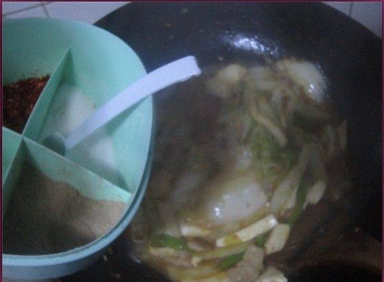 白菜豆腐炒肉步骤9