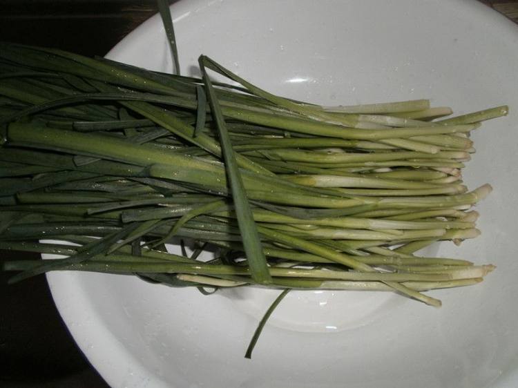 干豆腐炒韭菜步骤2
