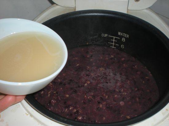 燕麦黑米粥步骤8