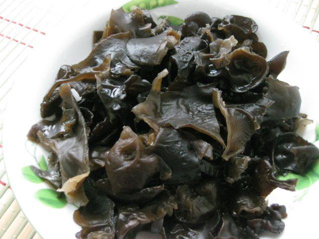 鲜虾仁炒黑木耳步骤2