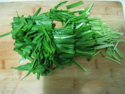 韭菜辣炒豆腐步骤2