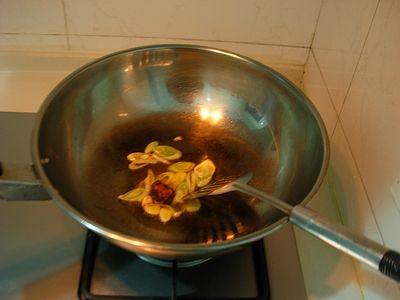 韭菜辣炒豆腐步骤3