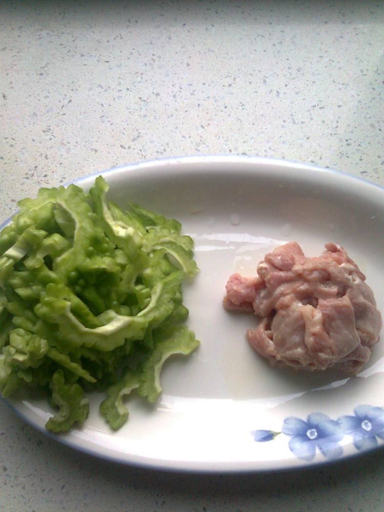风味苦瓜步骤2
