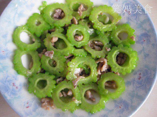 肉炒苦瓜圈步骤9