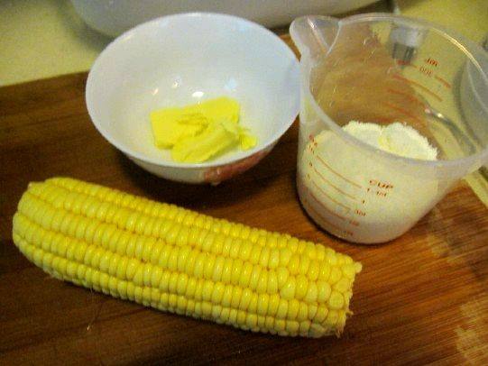 牛奶玉米棒步骤1