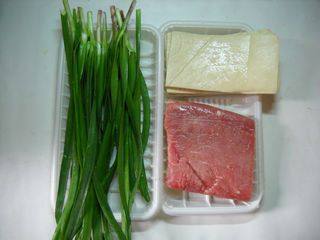 韭香豆干肉丝步骤1