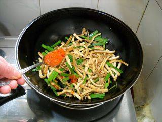 韭香豆干肉丝步骤16