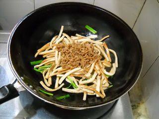 韭香豆干肉丝步骤13