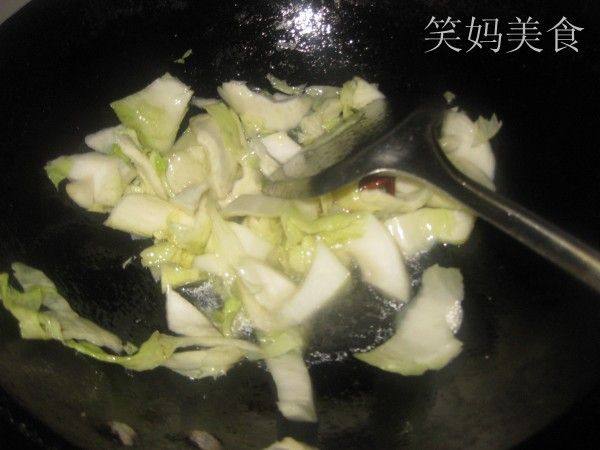 白菜炒平菇步骤5
