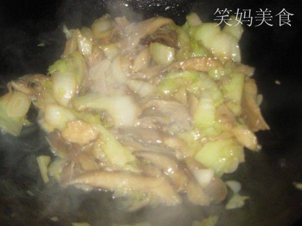 白菜炒平菇步骤8