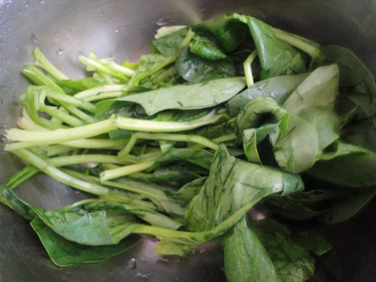 菠菜鸡蛋软饼步骤1