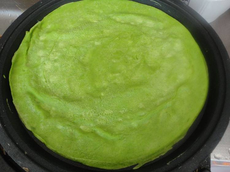 菠菜鸡蛋软饼步骤8
