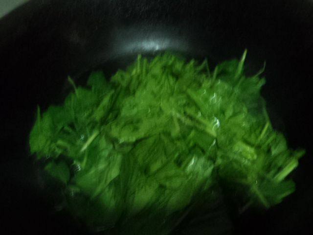 拌菠菜步骤3