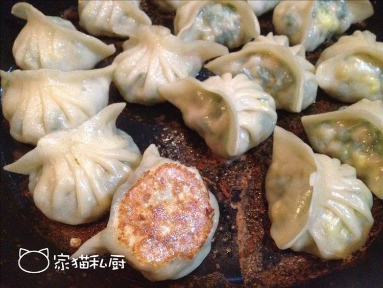 三鲜水煎饺步骤15