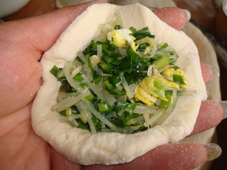 韭菜粉条合子步骤10