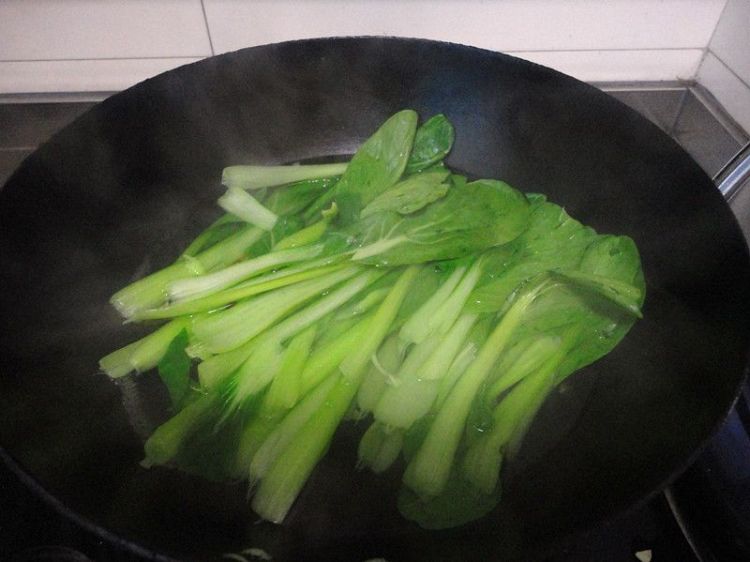 菇香小油菜步骤2
