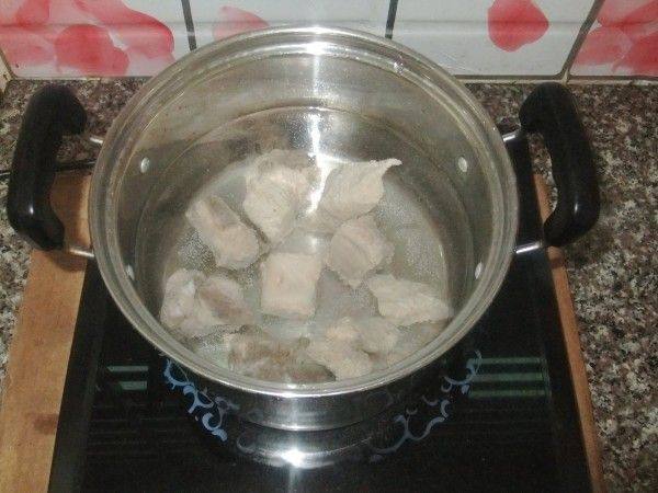 玉米胡萝卜排骨汤步骤5