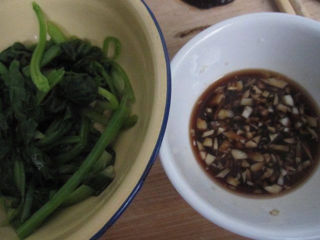 陈醋菠菜花生米步骤6
