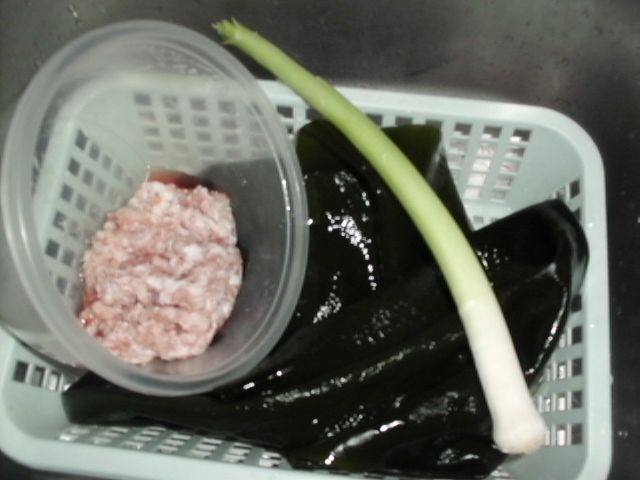 海带丝煮嫩肉步骤1