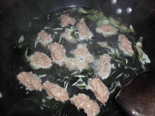 海带丝煮嫩肉步骤8