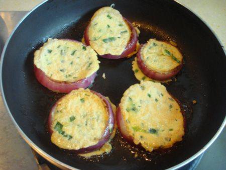 韭菜鸡蛋洋葱饼步骤6