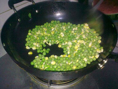 豌豆烩玉米步骤3