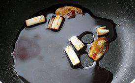 五色嫩鸡菠菜卷    自步骤8