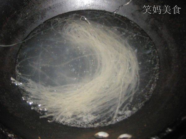 凉拌菠菜粉条步骤2