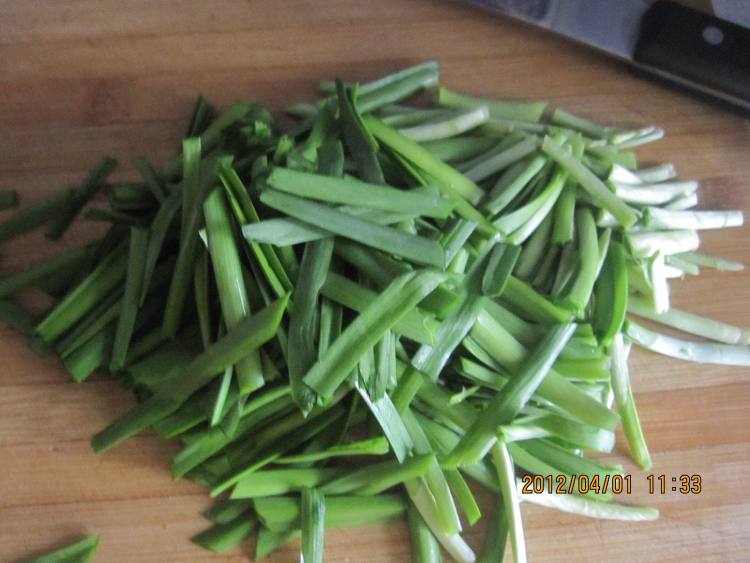 豆腐干炒韭菜步骤2
