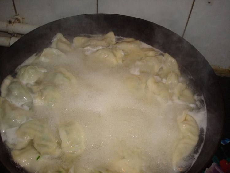 韭菜肉丁水饼步骤9