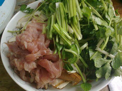 芹菜干子肉丝步骤3