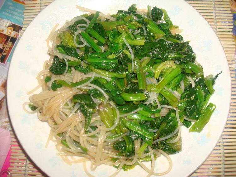 蚝油菠菜拌粉条步骤8