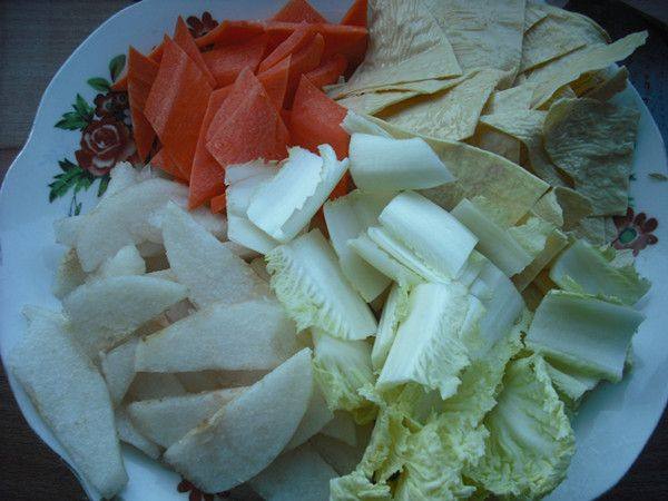 豆腐皮炒合菜步骤5