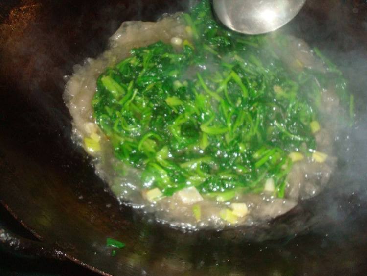 菠菜炖粉皮步骤6