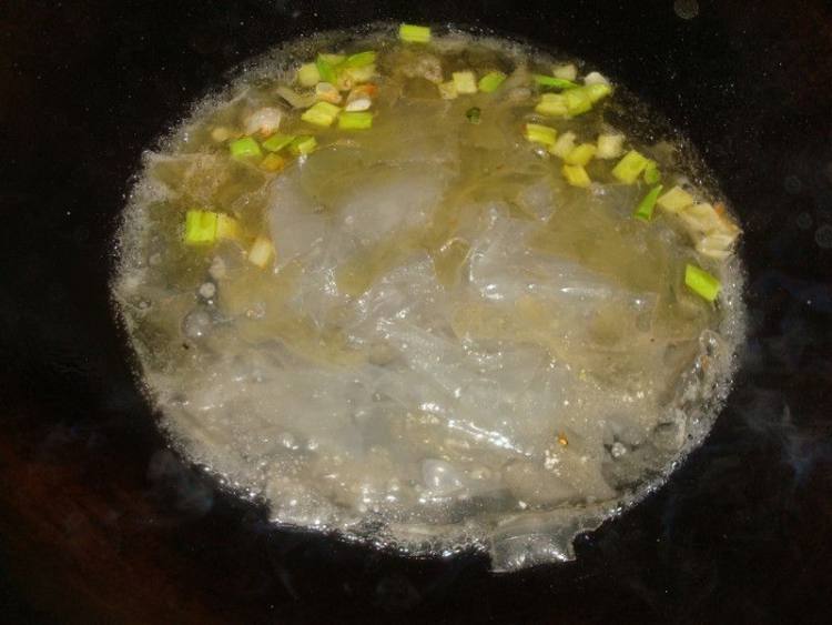 菠菜炖粉皮步骤5