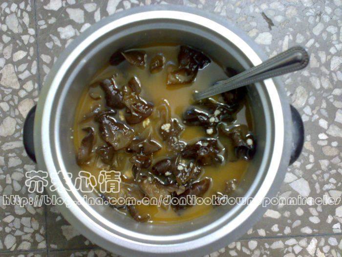 酱香黑木耳麦片粥步骤5