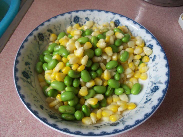 毛豆玉米炒肉丁步骤4