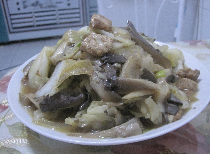 白菜片炒鲜蘑步骤5