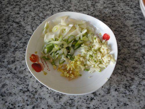 蚝油白菜胡萝卜丝步骤4